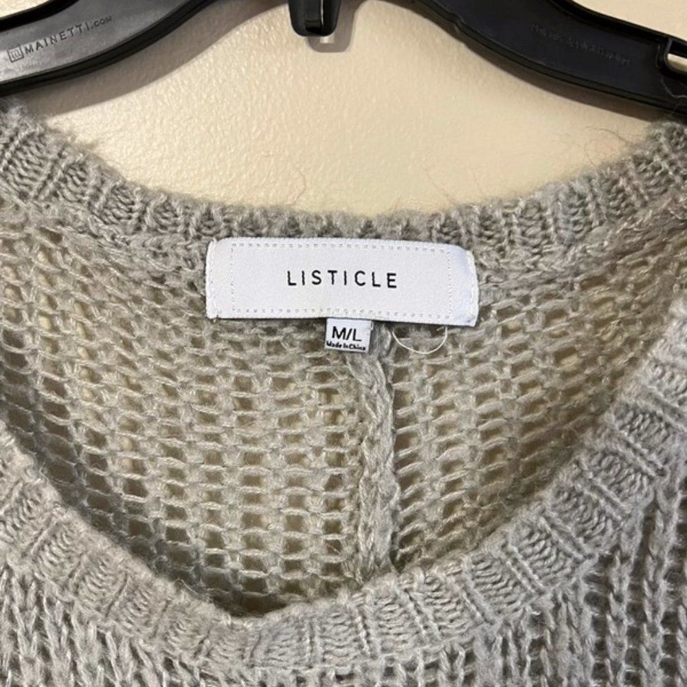 Listicle M/L sweater - Picture 4 of 7